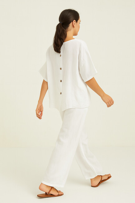 mployza-puro-lino-italias-loose-fit-me-koympakia-leyko-cuca.gr