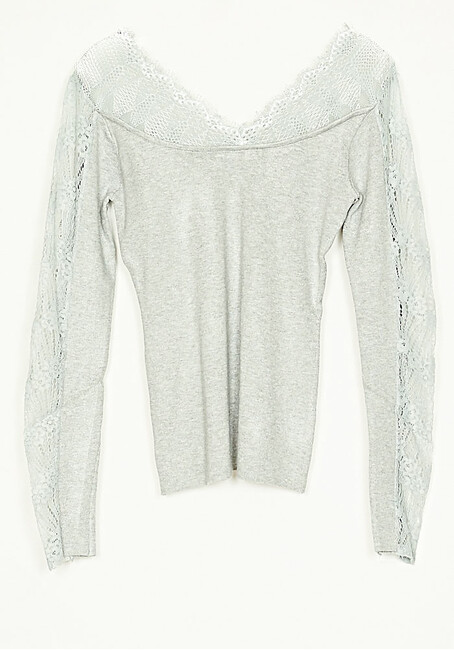 mployza-me-dantela-stoys-omoys-and-ta-manikia-cuca.gr