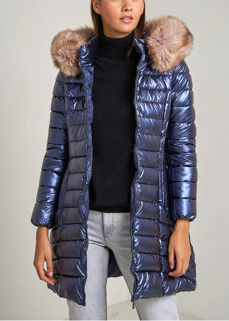 mpoyfan-makry-me-apospomeni-koykoyla-kai-goyna-mple-cuca.gr