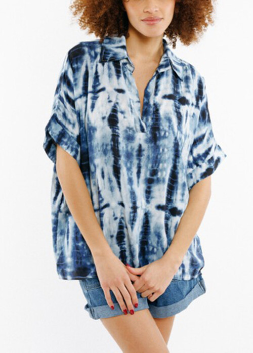 poykamisa-tie-dye-se-aneti-grammi-mple-cuca.gr