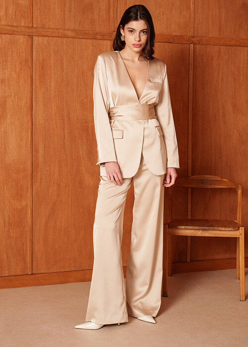 sakaki-satin-khamilo-v-me-zoni-mantili-mpez-khrysso-cuca.gr