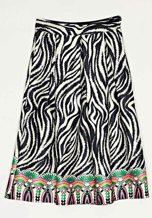 foysta-klos-apo-tafta-geometriko-zebra-cuca.gr