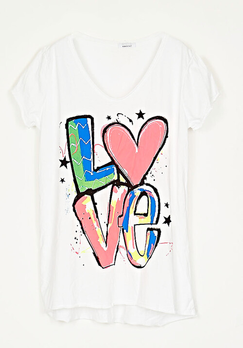 t-shirt-me-typoma-typoy-hand-painting-leyko-cuca.gr